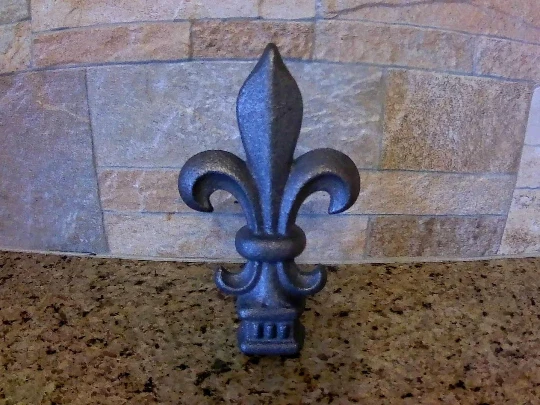 Cast Iron Fleur de Lis Finial for Fences and Craft Bottle Projects. PICK COLOR