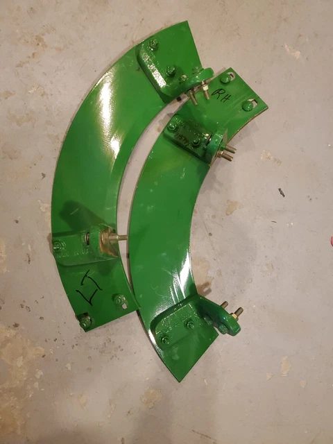 John Deere Soybean Platform Auger Flight Extension Brackets  Bolts H145998 635F