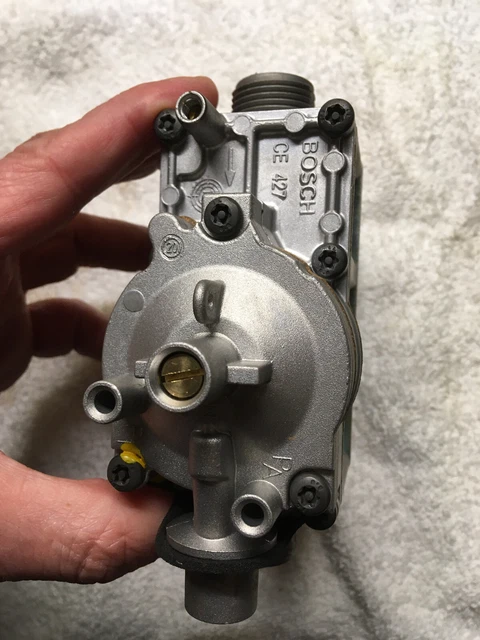 Gasamatur Junkers Brennwerttherme 8738713340, Bj 2021 (neuwertig)