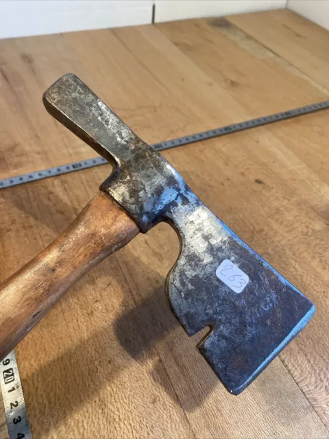 Outil  ancien, old tool  AXE, hachette , hache Couvreur (n° 263 )