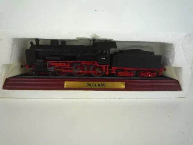 Atlas Editions P8 Class Collectable Model Locomotive On  Display Stand