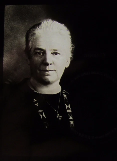 Glass Magic Lantern Slide OLD VICTORIAN WOMAN C1890 PHOTO