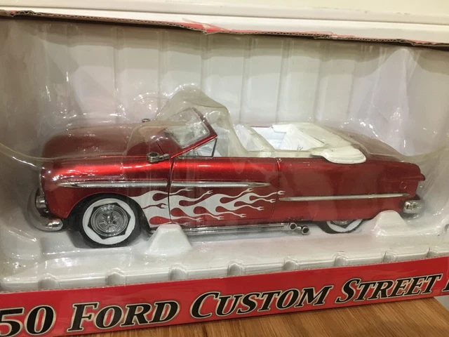 SNAP-ON 1950 FORD Custom Street Rod 1:24 scale die-cast replica