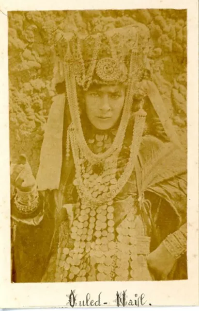 Algérie, Ouled Naïl  Vintage albumen print.  Tirage albuminé  6,5x10  Circ