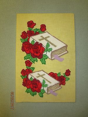 Vintage Biblias con rosas rojas Punch aguja bordado montaje de 12" X 18"