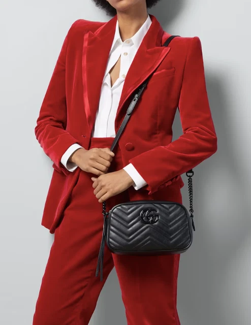 Gucci black hotsell and red purse