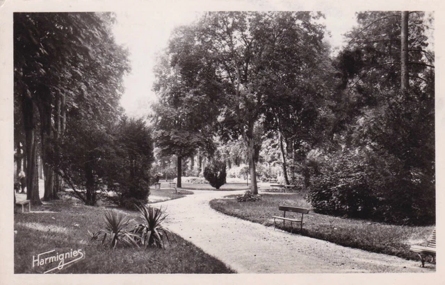Cpsm Postcard Black & White / Chalons-Sur-Marne A Garden Walk