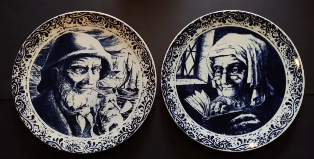 Paire de grande assiette Boch La Louvière Delft