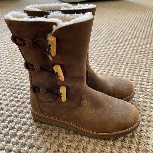 Womens UGG Kaya Brown Leather Sherpa Lined Winter Boots Size 7 1012035