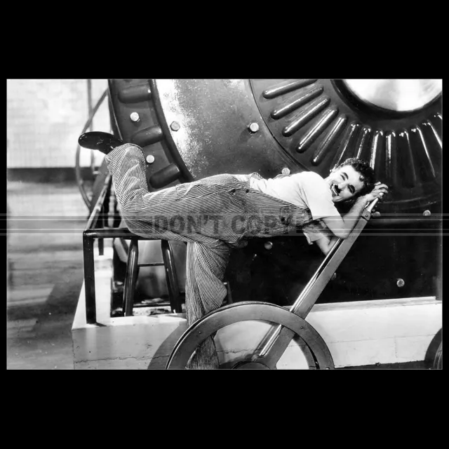 Photo F.006915 CHARLIE CHAPLIN (MODERN TIMES) 1936