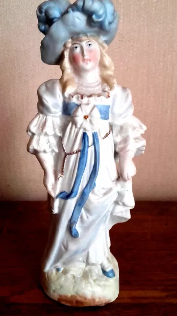 Figurine Statuette  En Biscuit Polychrome - 19,5 Cm De Haut - Tbe