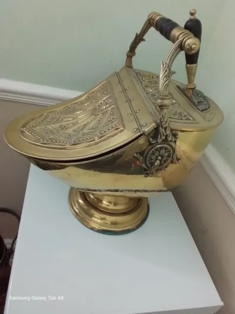 Antique English Victorian Brass Helmet Coal Bucket & Shovel Ebonised Handle