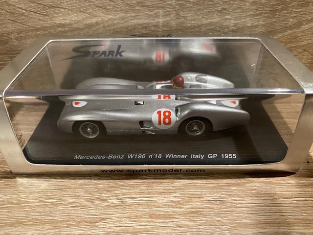 SPARK 43SPA1964 MERCEDES BENZ 300 SE N°102 Vainqueur 24H Spa