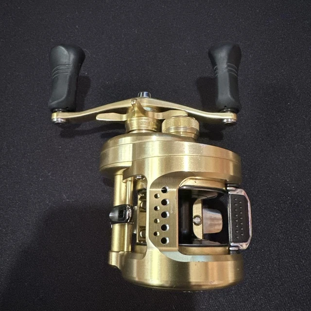 SHIMANO CALCUTTA CONQUEST 300 ゴールド Shimano 18 CALCUTTA CONQUEST 300 Right Baitcasting Reel w
