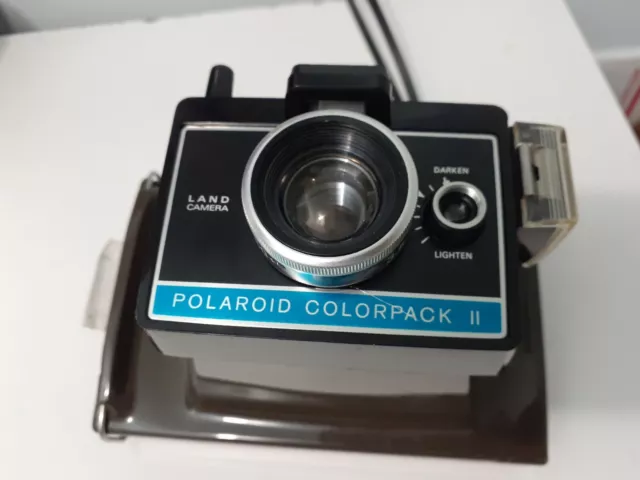 Cámara terrestre Polaroid Colorpack II con estuche de transporte y suministros