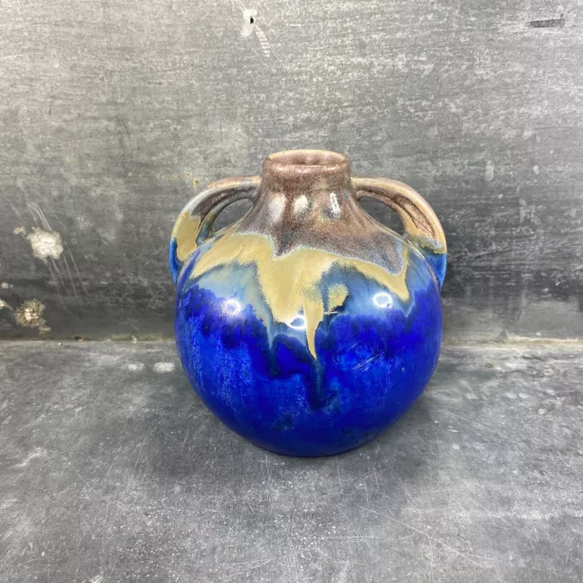 Vase boule à double anses en grès flammé bleu et beige, céramique d’art, ca 1930 3