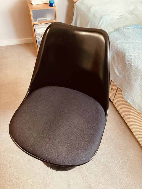 original Eero Saarinen  Tulip dining chair In Black