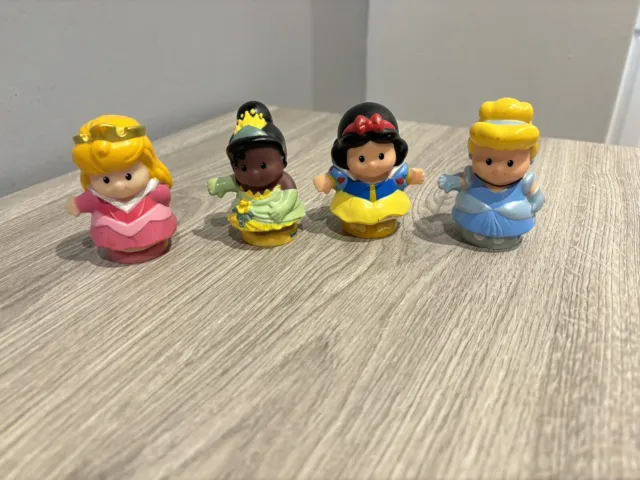 Little People - Disney Songs Palace Castle - 4 Princess Figures 1