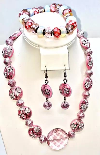 Pretty Pink & Silver Carved Lucite & Crystal Bead Necklace Earrings Set+Bracelet