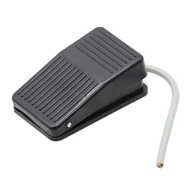 SM-PC Fußschalter 969 – Robustes Pedal Mit Wechsler/Öffner, 230V / 10A, 1m Kabel, Für Maschinensteuerung