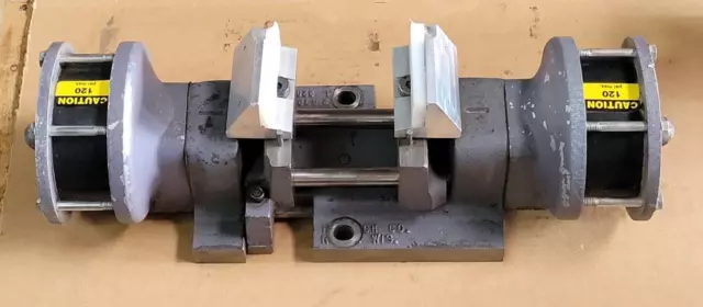 Heinrich 2200-3 Self-Centering Vise 4″ Jaw Width, 3-1/4″ Max Jaw Opening, Item B