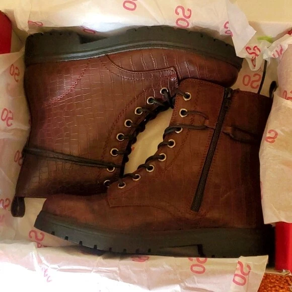 SO Bowfin Women's Combat Boots Shoes 7 8.5 9.5 BURGUNDY