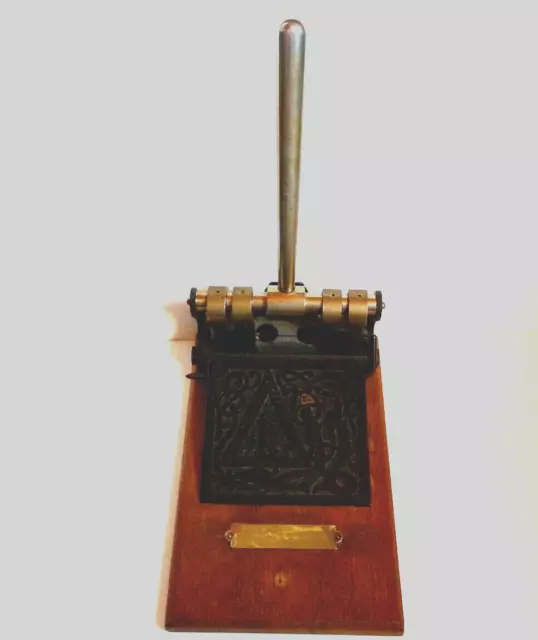 Ancien perforateur 4 trous fin 19 ème début 20 ème
