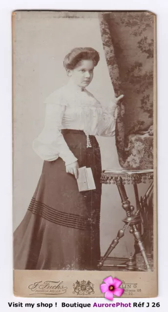 JEUNE FEMME ALLEMANDE EN POSE, CDV DEMI CABINET FUCHS à BERLIN -J25