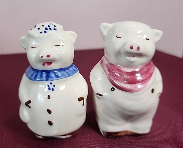 Vintage Shawnee Pottery Smiley and Winnie Pig Salt & Pepper Shaker Set