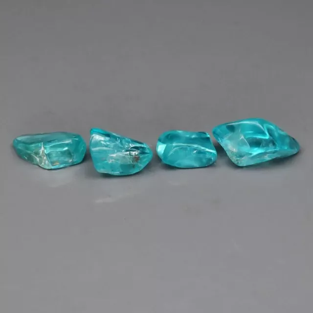 ★★   RARE !! 4 APATITES BLEUES BRUTES D'AFRIQUE : 5,19 CARATS ★★ p362.135T