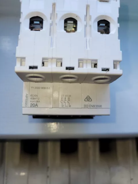 Schneider Acti9 iC60H 3P B20A Miniature Circuit Breaker (A9F54316)