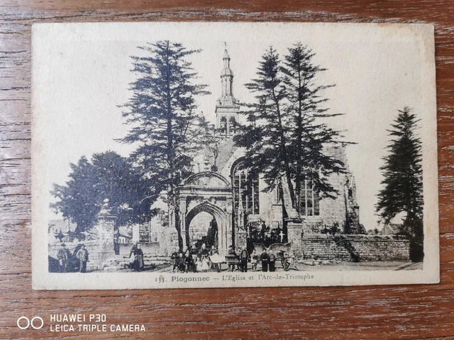 CPA - 29 - PLOGONNEC - the Church and the Arc-de-Triomphe