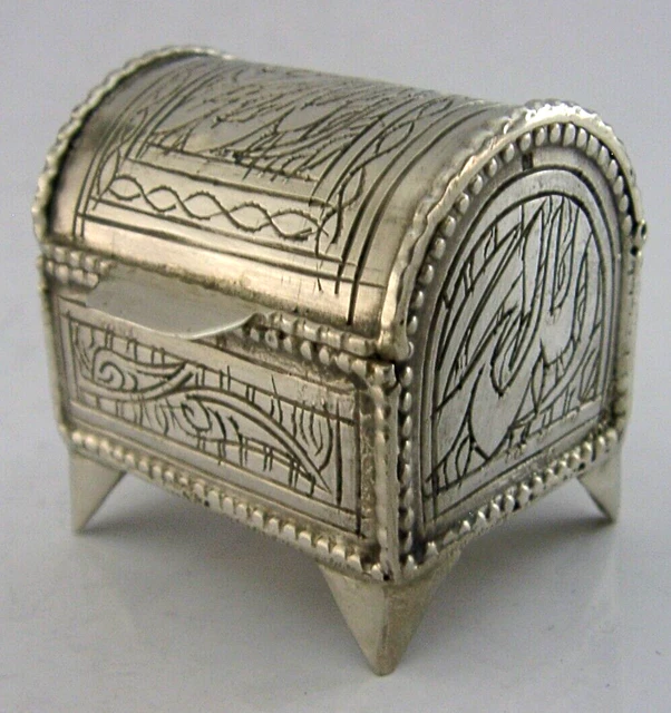 BEAUTIFUL EGYPTIAN SOLID SILVER TREASURE CHEST BOX c1948 EASTERN ANTIQUE 40g 2