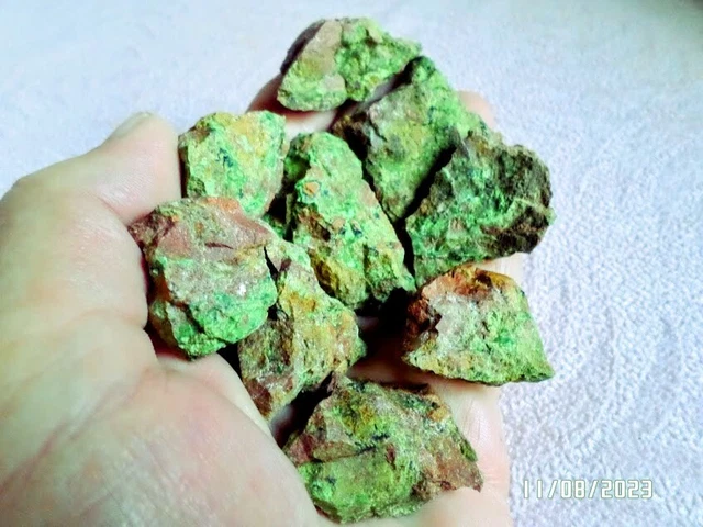Gaspeite rough on sale for sale