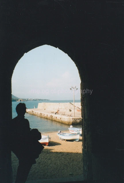 FOUND PHOTOGRAPH Color FREE SHIPPING Original Snapshot VINTAGE 811 20 Q