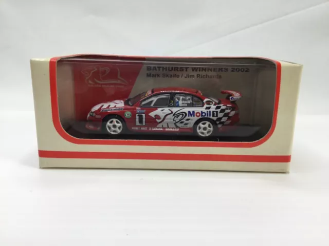 1:64 Biante Holden HRT VX Commodore 2002 Bathurst Winners Skaife/Richards