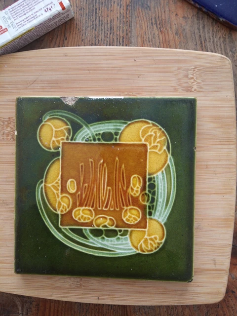 Antique Tile Art Nouveau Design 155 Mm Square . Chip Out Of Edge See Pics
