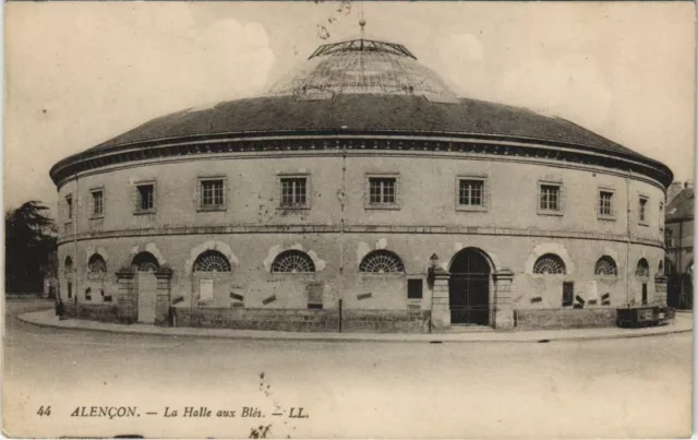 CPA ALENCON - La Halle aux Blés (138328)