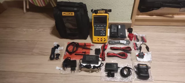 Fluke 754 Documenting Process Calibrator + Fluke 700P024 + Fluke 700Ifl.