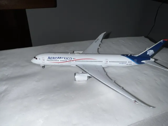 Gemini Jets Aero Mexico Boeing 787-9 Dreamliner XA-ADH 1:400 Scale GJAMX1964