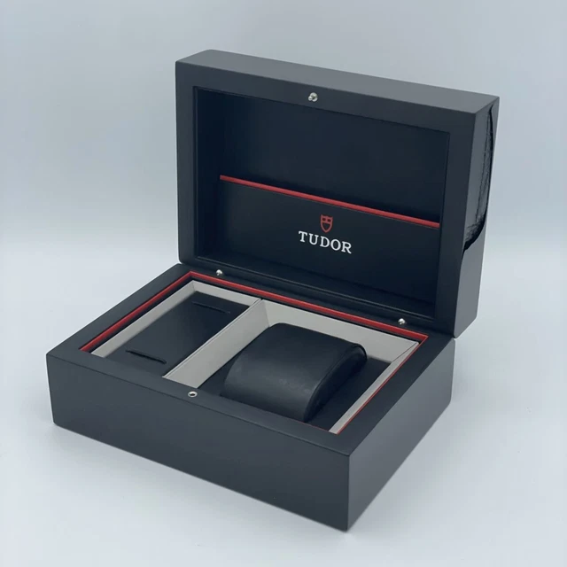 Coffret Tudor Vintage Années 70 – Boîte à Montre En Cuir Beige Et Bois