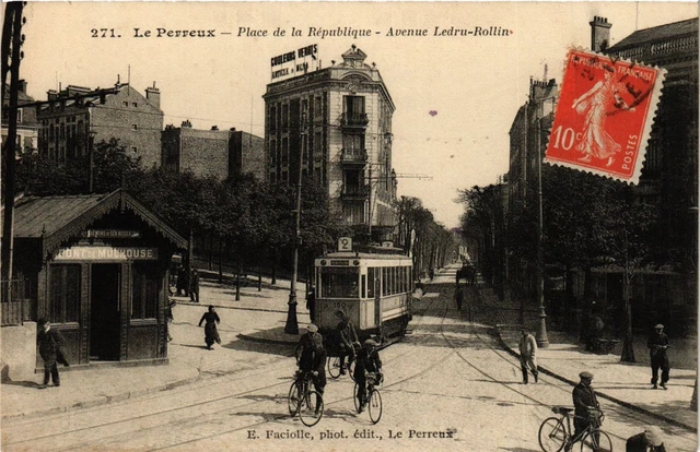 CPA Le PERREUX - Place de la Republique - Avenue Ledru-Rollin (390284)