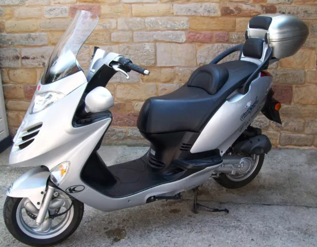 Kymco Grand Dink  50 S9 Zulassung als Mofa 25km/h oder Moped mit 45km/h möglich.