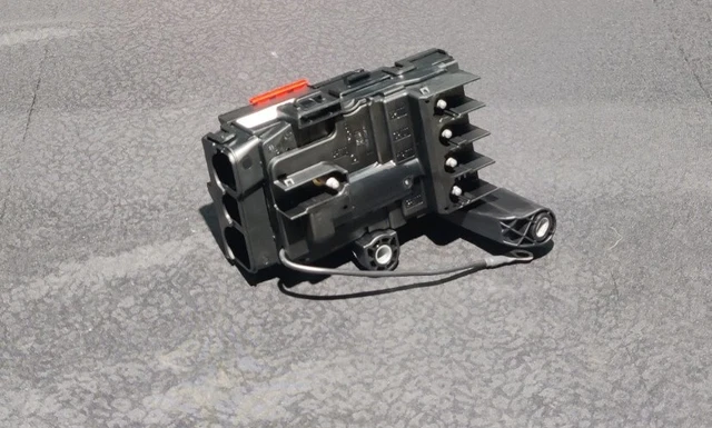 Boîte à fusibles origine Mercedes-Benz Classe S 2018-2019 A2225405928