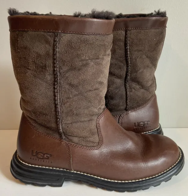 UGG Brooks Boots Brown Leather Suede Women’s Size 7 Sheepskin Shearling 5381