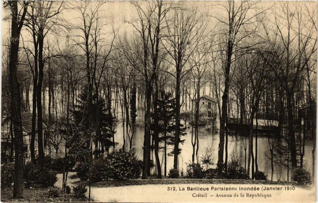 CPA AK CRÉTEIL Avenue de la République (671859)