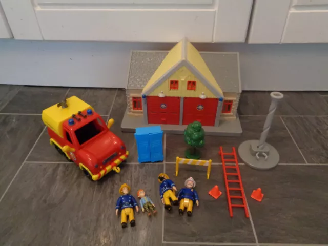 fireman sam  fire station playset-complete with all original items/figure+extras