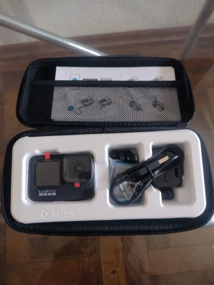 Cámara de acción en streaming GoPro HERO9 USADA negra 23,6 MP (CHDHX-901-MX)