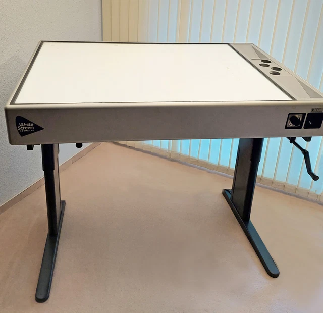 Leuchttisch / Leuchtpult / Beleuchtungstisch / Montage-Leuchttisch