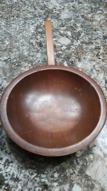 Munising Vintage Wooden Bowl With Handle Great Condition 8 1/2" x 9" Signed 